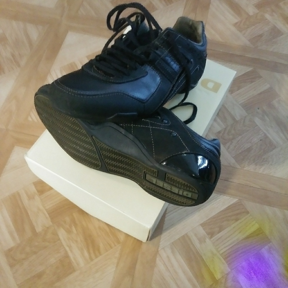 Deisel men casual shoes 8.5